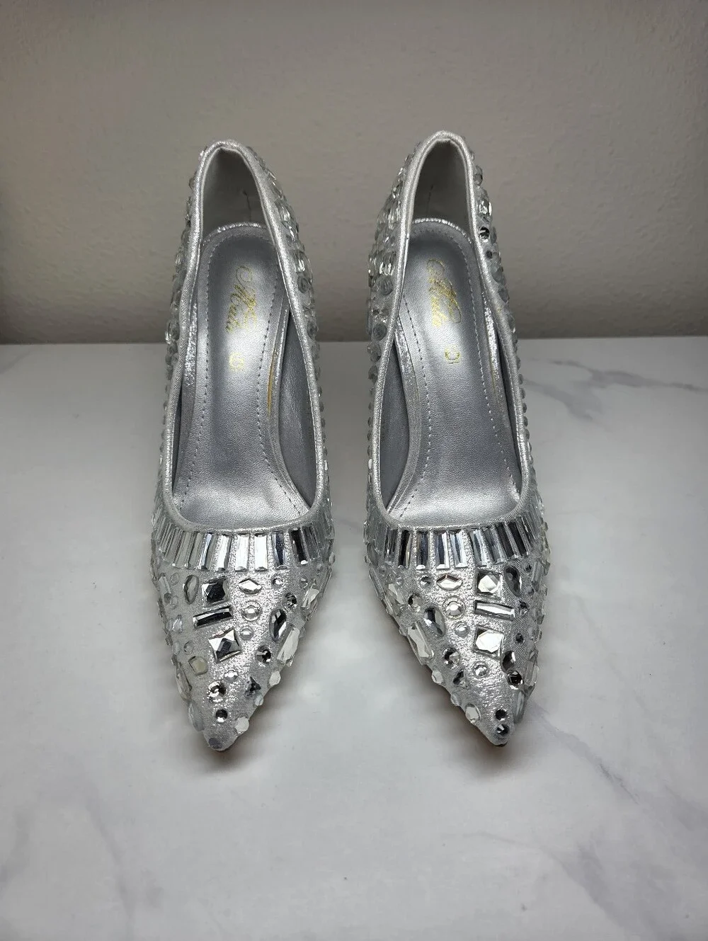 Mata Shoes Reality Check Silver Rhinestone Jeweled Pointed Toe Pumps Size 6 NWOB